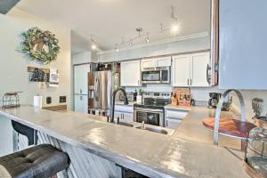 Relaxing Deck and Grill Pinetop Townhome!