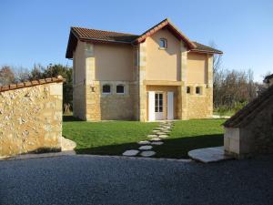 Maisons de vacances GRANGE LA BIGARDERIE : Maison 2 Chambres