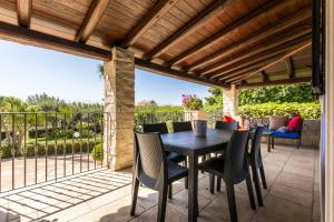 Jasmine house near the sandy beach parking & wifi
