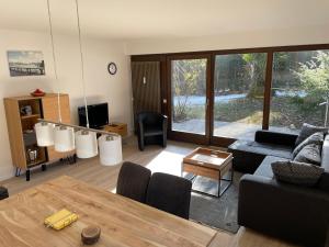 Großzügiges Domizil, 90qm, mit Terrasse, Garten, Infrarotkabine und Garage