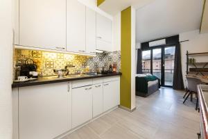 GuestHouse Lugano Studio Apartments by LR