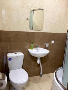 Apartment studio-СВІТЛО ЦІЛОДОБОВО-біля вокзалу-недалеко від центру