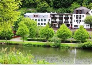 Gasthaus Balduin, mitten in der Natur, direkt am Fluss - Holzappel