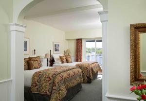 Queen Room with Two Queen Beds and Village View room in Lord Camden Inn