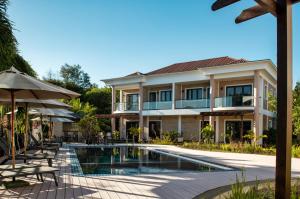 ISLA HOLIDAY HOME