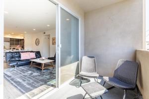 3BR 3BA Fully Furnished Apartment in Hollywood apts