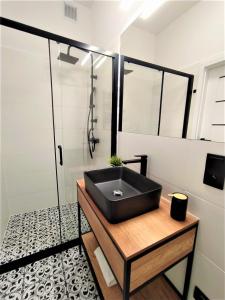 Central Point Apartment