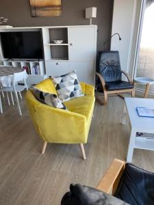 Valentino 0401 - 2 bedrooms 6p - stunning sea view - centrally located