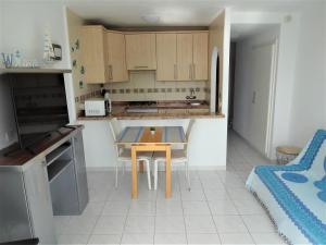 South facing with sea view and free WIFI in Playa Honda heart of Las Americas