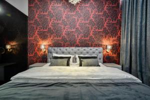 Florek & Florica Room001