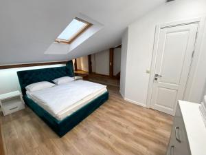 Мансарда & Апартаменти в центрі