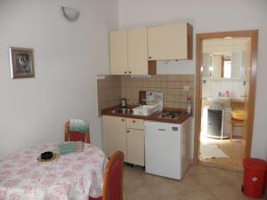 Apartment in Podgora with sea view, terrace, air conditioning WiFi 3812-5