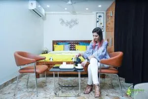 Lime Tree Hotel Near 32nd Avenue Sector 29 Gurgaon - Гургаон