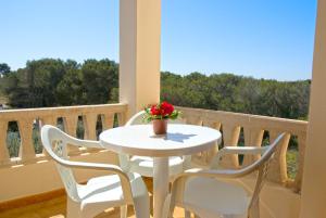 Economy One Bedroom Apartment with Kitchen (2-3-4 Adults) room in Apartamentos Vistalmar Mallorca