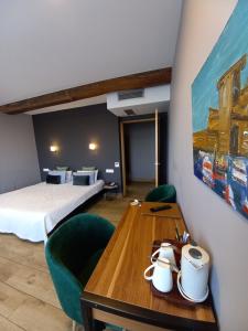 Hotels Hotel La Caravelle : photos des chambres