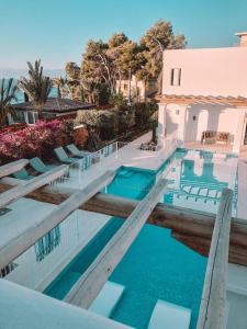 Fully Staffed Sea Front Villa with Private Sommelier