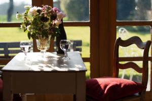 Dons Barn a Stunning cottage just a walk across the fields to a great pub