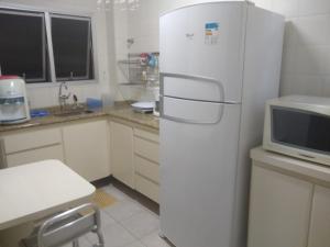 Apartamento com varanda, 3 Dormitórios, Guarujá - Enseada