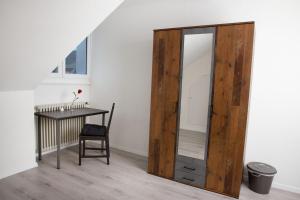 RUSTICO INN - SIMPLE ROOMS -- OLMA Messen & Autobahn 1 Min, HSG 6 Min, Spital 7min, günstige Parkplätze