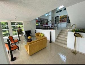 LA FLORESTA ISLA DEL SoL