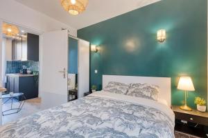 Appartements Magnifique 2 pieces refait a neuf a 400m RER E : photos des chambres