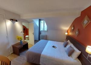 Hotels Logis Loire Hotel - Les Cocottes : photos des chambres