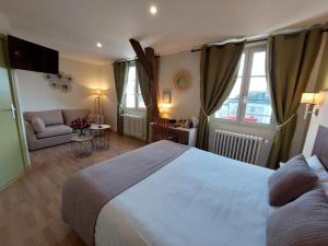 Hotels Logis Loire Hotel - Les Cocottes : photos des chambres