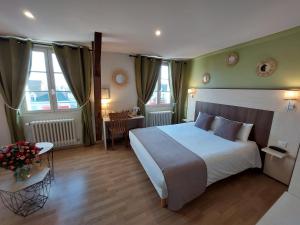 Hotels Logis Loire Hotel - Les Cocottes : photos des chambres