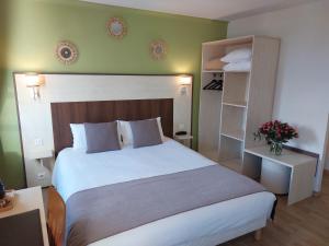 Hotels Logis Loire Hotel - Les Cocottes : photos des chambres