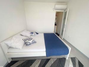 Apartments in Dramalj 42059 