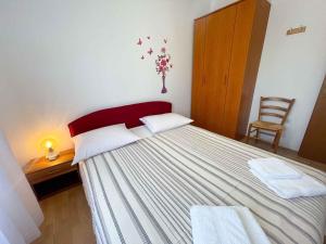 Apartments in Jadranovo 42073 