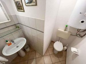 Holiday home in Jadranovo 42254