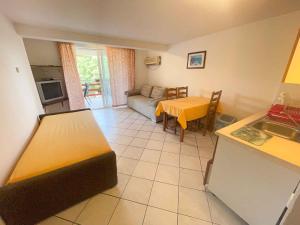 Apartments in Jadranovo 42066