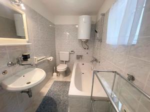 Apartments in Jadranovo 42066