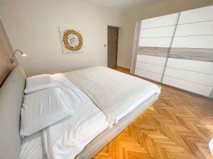 Apartment in Crikvenica 42248 