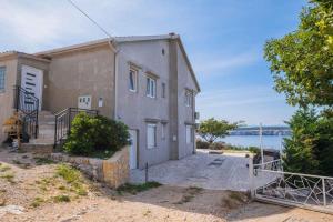 Apartment in Jadranovo 42264 