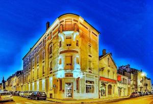 Hotels The Originals City, Hotel Regina, Perigueux : Chambre Triple