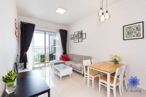 Home, Cosy&Luxury Apartment - 5mins to Airport, Free Pool&Gym, Airport Pick up Service