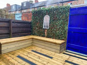 The Victoria - Quaint Victorian Home With Free Parking