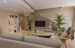 A Stunning Seaview Penthouse; 3bedrooms + nanny