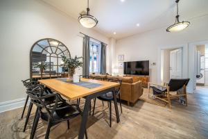Archer St Heart of North Adelaide Balcony 65TV