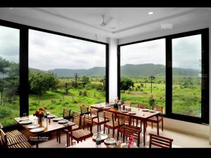 Hotel Ajanta green restaurant and resort