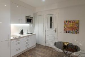 Almada Studios & Suites