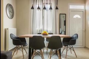 The Lagoon Luxury House