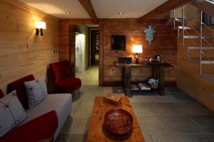 Hotels La Ferme du Chozal, The Originals Relais : Suite avec Baignoire Spa