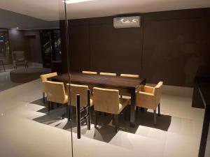 Apart France - Monoambiente con piscina y estacionamiento