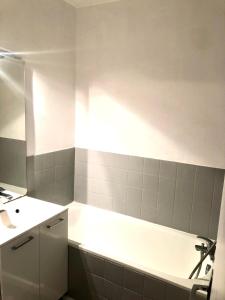 Appartements MAMA with aircon including a parking space at 300 meters : photos des chambres