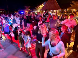 Campings CAMPING PARADIS FAMILY des ISSOUX : photos des chambres