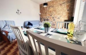 Central Olhão Home - Private Spacious Sunlit Patio