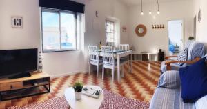 Central Olhão Home - Private Spacious Sunlit Patio